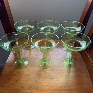 Vintage-Inspired Green Margarita Plastic Glassware Set of 6 with Elegant Design